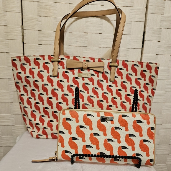 kate spade Handbags - Kate Spade Francis Toucan Multi Linen/jute White & Red Tote With Matching Wallet